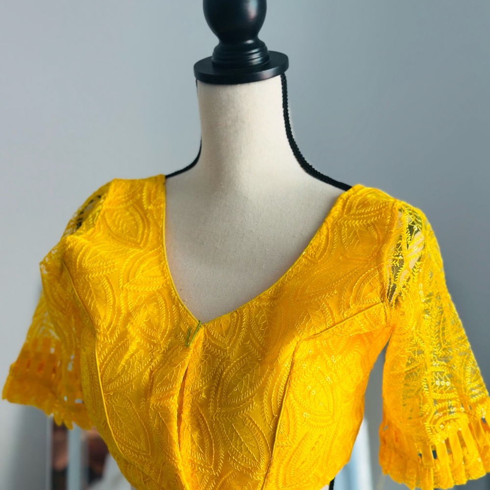 Net Saree blouse - Picture 2 of 3